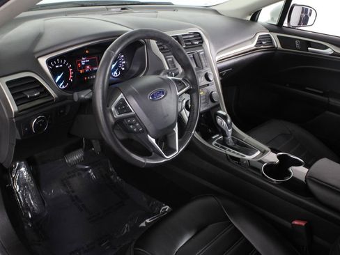 Used 2014 Ford Fusion SE w/ Equipment Group 202A image 17