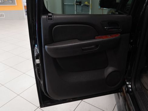 Used 2012 Chevrolet Suburban LT AWD/4WD image 22