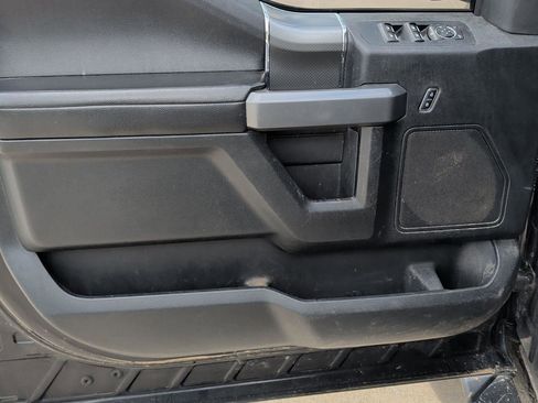 Used 2017 Ford F150 XLT w/ Equipment Group 302A Luxury AWD/4WD image 10