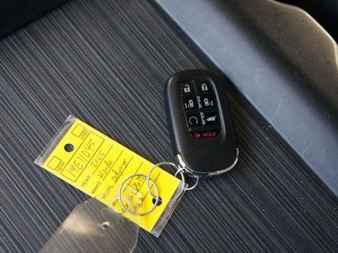 Certified 2025 Honda Odyssey EX-L image 2