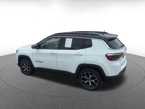 Used 2025 Jeep Compass Limited AWD/4WD image 10