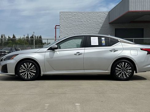 Used 2023 Nissan Altima 2.5 SV image 6