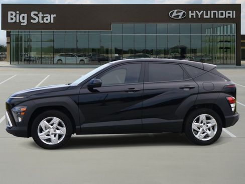 Used 2026 Hyundai Kona SE FWD image 2