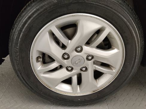 Used 2023 Hyundai Venue SE w/ Cargo Package image 31