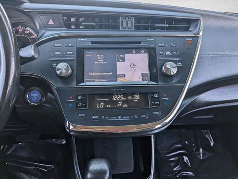 Used 2016 Toyota Avalon XLE Premium image 16