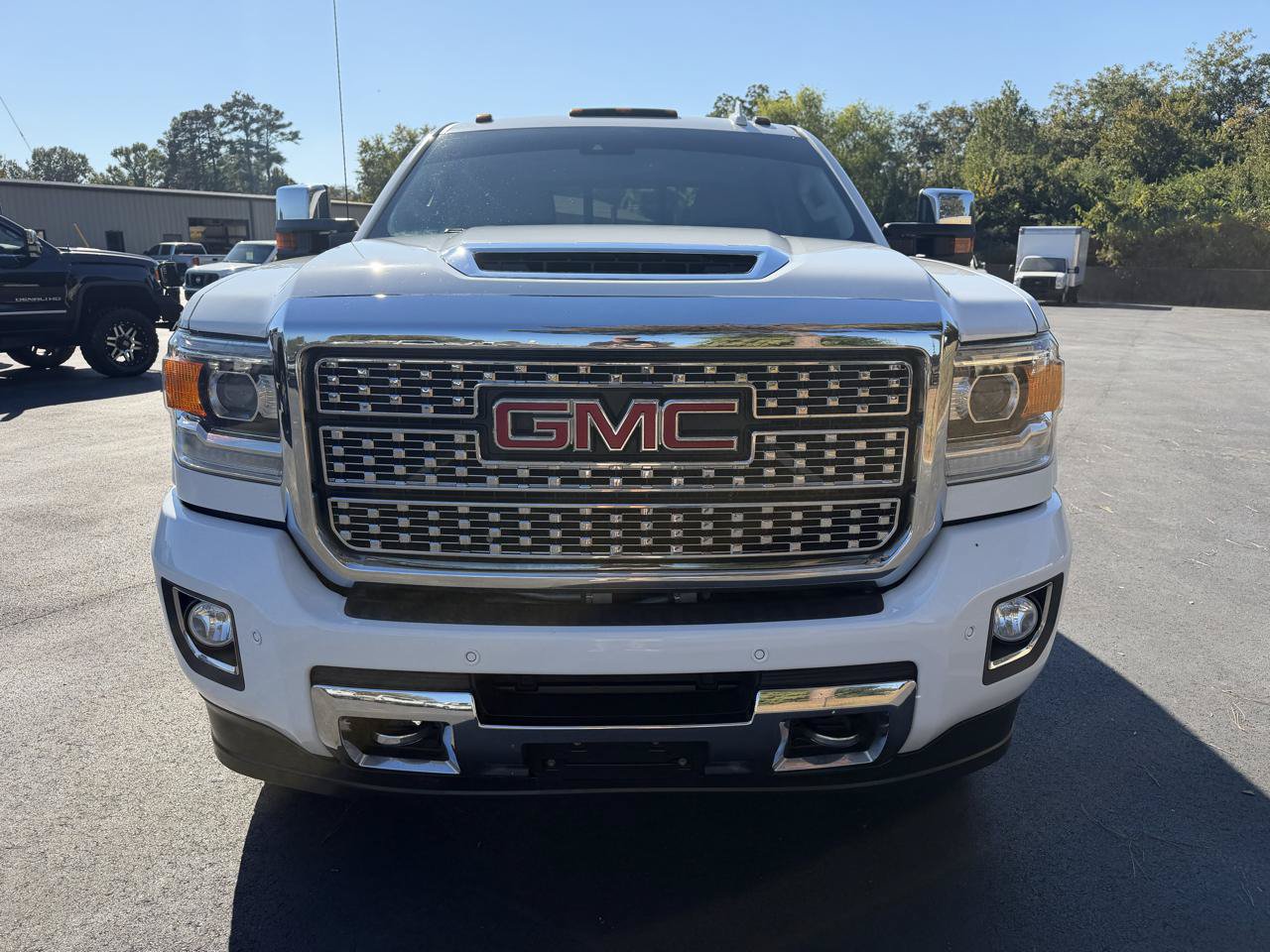 Used 2019 GMC Sierra 2500 Denali w/ Duramax Plus Package AWD/4WD image 7