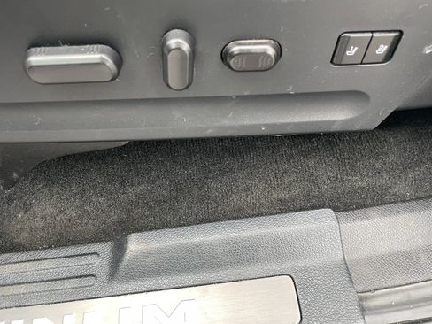 Used 2017 Ford Expedition Platinum image 14