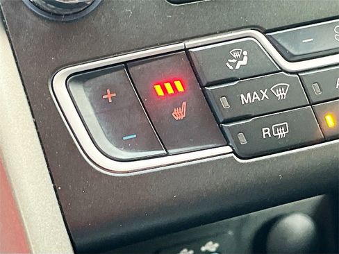 Used 2020 Ford Fusion SE image 20