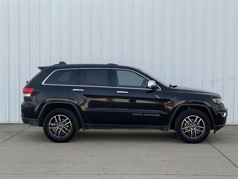 Used 2019 Jeep Grand Cherokee Limited w/ Luxury Group II image 3