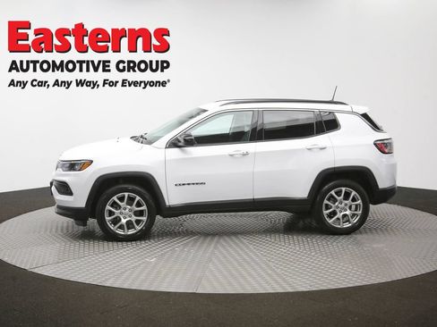 Used 2022 Jeep Compass Latitude AWD/4WD image 57