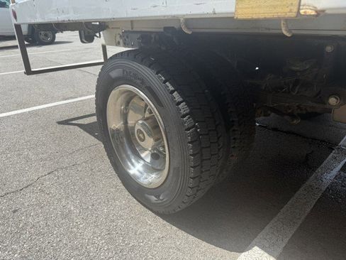 Used 2015 Ford F550 4x4 Regular Cab Super Duty image 13