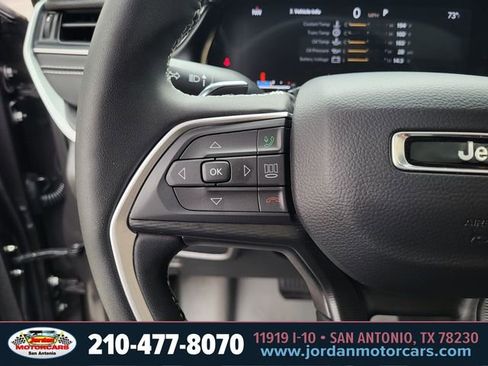 Used 2025 Jeep Grand Cherokee Laredo X RWD image 29