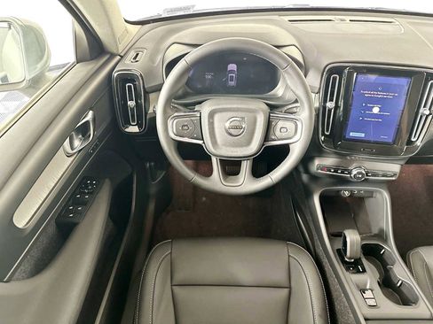 Used 2025 Volvo XC40 B5 Core w/ Climate Package AWD/4WD image 20