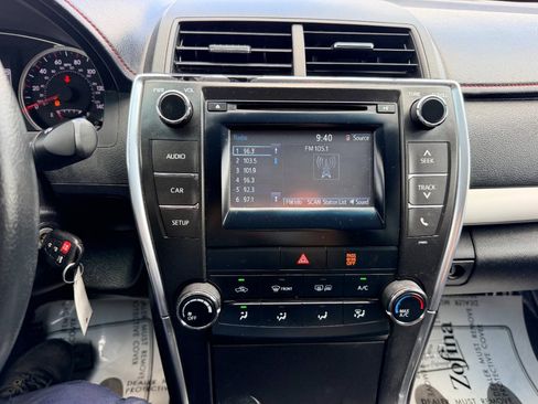 Used 2015 Toyota Camry SE FWD image 35