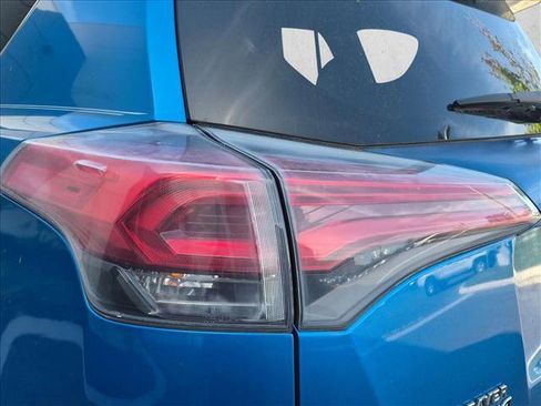 Used 2017 Toyota RAV4 Limited image 5