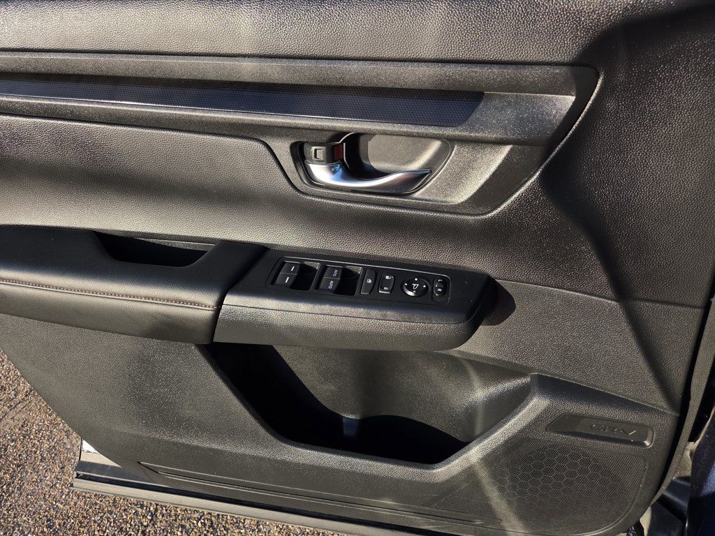 Used 2025 Honda CR-V Sport image 16