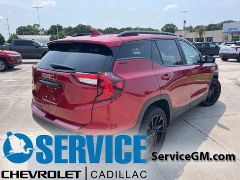 Used 2023 GMC Terrain SLE w/ Elevation Edition FWD image 6
