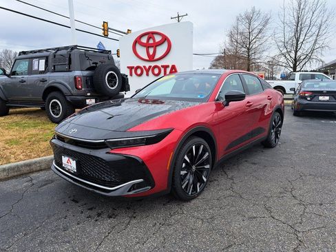 New 2026 Toyota Crown Platinum image 2
