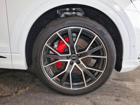 Used 2019 Audi Q8 Premium Plus w/ Premium Plus image 41