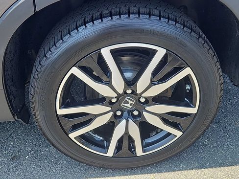 Used 2019 Honda Pilot Touring image 8