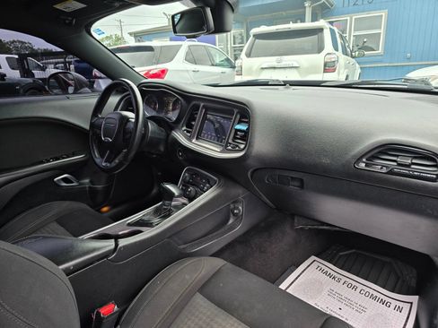 Used 2018 Dodge Challenger SXT RWD image 11
