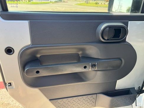 Used 2009 Jeep Wrangler X image 12