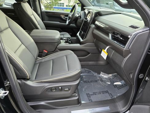 New 2026 GMC Yukon Elevation image 11