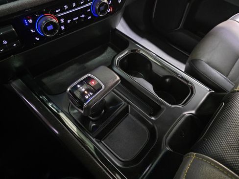 Used 2022 Chevrolet Silverado 1500 ZR2 w/ Technology Package image 36