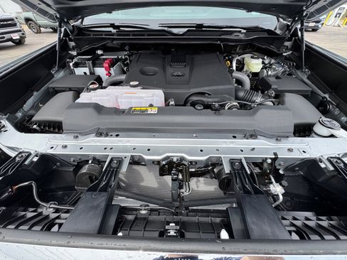 New 2026 Toyota Tundra SR5 AWD/4WD image 33