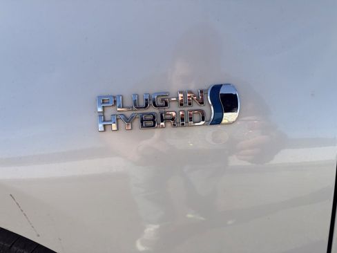 Used 2018 Toyota Prius Prime Premium image 23