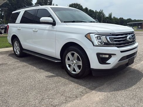 Used 2019 Ford Expedition XLT w/ Equipment Group 202A RWD image 3