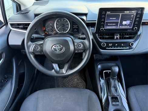 Used 2021 Toyota Corolla LE image 11