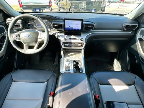 Used 2023 Ford Explorer XLT w/ Equipment Group 202A image 3