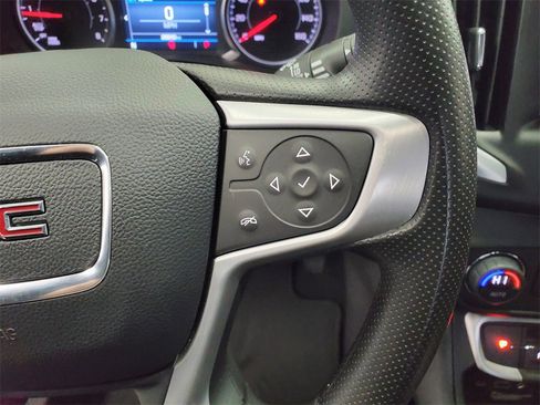 Used 2024 GMC Terrain SLE w/ Driver Convenience Package image 13