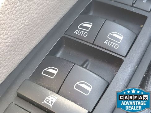 Used 2022 Chrysler Pacifica Touring-L image 36