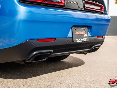 Used 2015 Dodge Challenger SRT Hellcat image 36