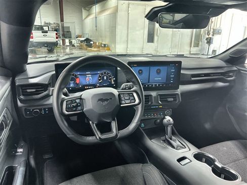 Used 2025 Ford Mustang Coupe image 20