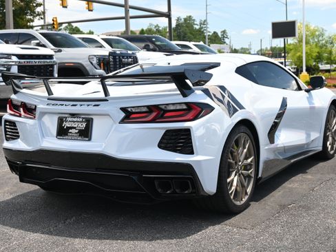 Used 2024 Chevrolet Corvette Stingray Premium Cpe RWD image 17
