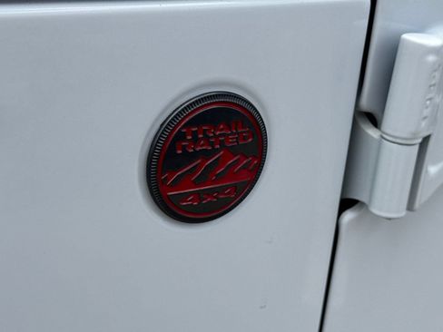 Used 2023 Jeep Wrangler Unlimited Rubicon AWD/4WD image 10