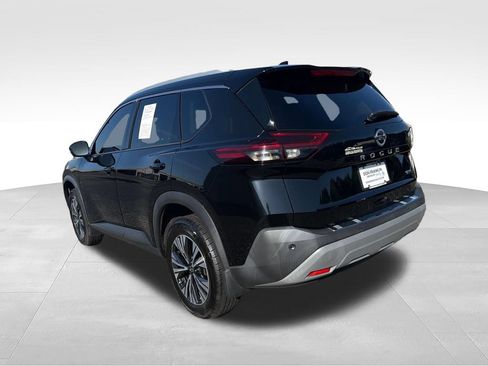 Used 2021 Nissan Rogue SV w/ Premium Package FWD image 3