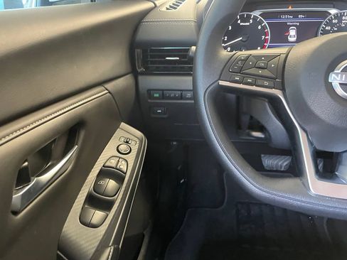 Certified 2025 Nissan Sentra SV w/ Trunk Package FWD image 12