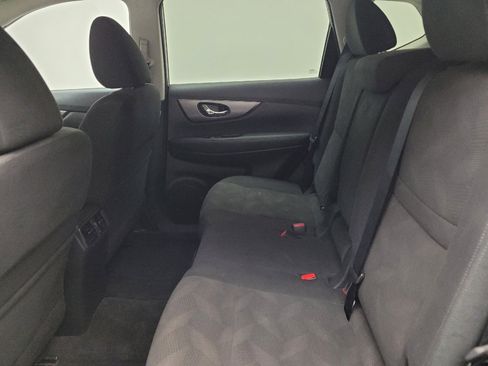 Used 2016 Nissan Rogue SV image 18