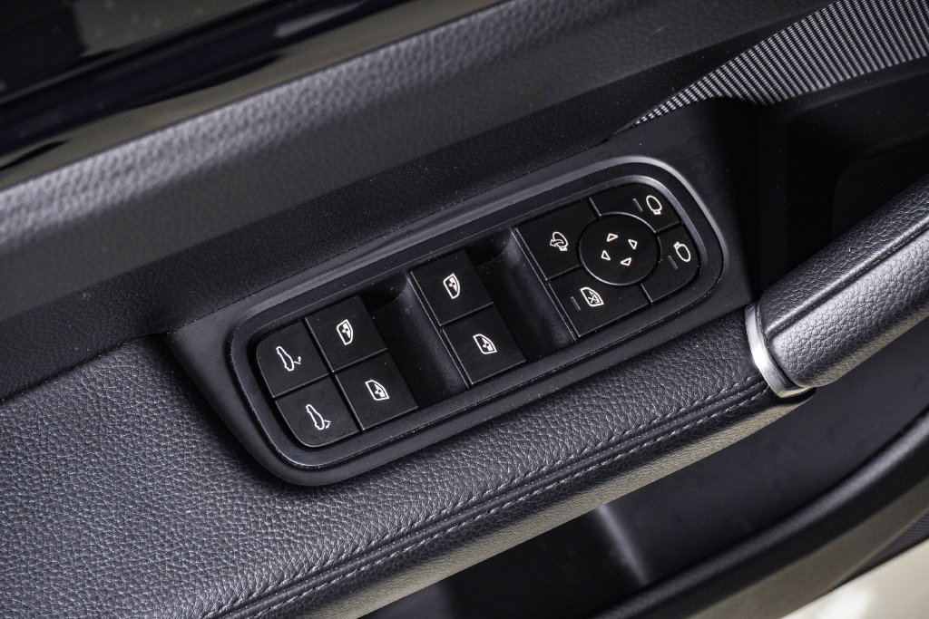 Certified 2023 Porsche Cayenne S AWD/4WD image 26
