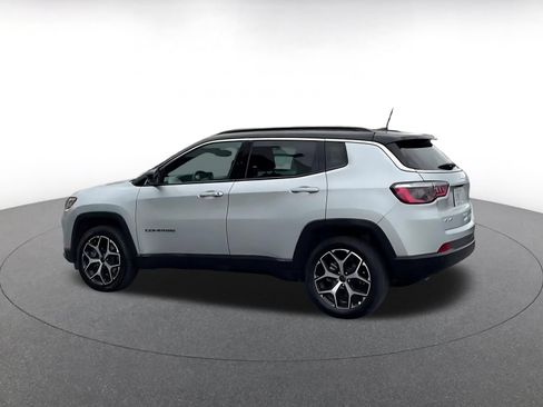 Used 2025 Jeep Compass Limited AWD/4WD image 10