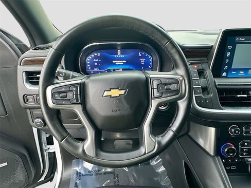 Used 2023 Chevrolet Suburban Premier image 11