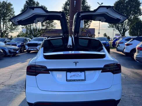 Used 2022 Tesla Model X AWD/4WD image 10