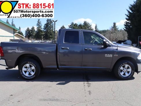 Used 2017 RAM 1500 ST w/ SXT Appearance Group AWD/4WD image 11