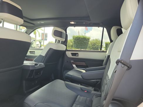 Used 2025 Toyota Sequoia Capstone AWD/4WD image 18