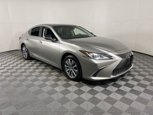 Used 2020 Lexus ES 300h w/ Premium Package image 16