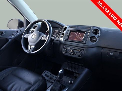Used 2017 Volkswagen Tiguan Sport image 18